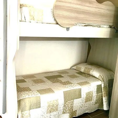 Encla Bed & Breakfast 3*